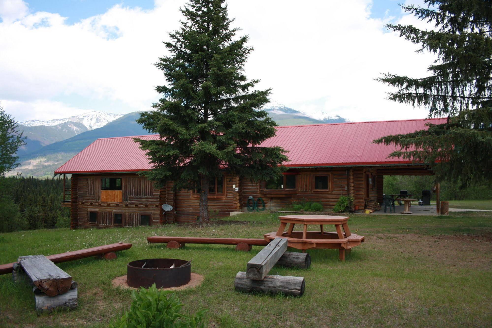 Twin Peaks Motel 3*