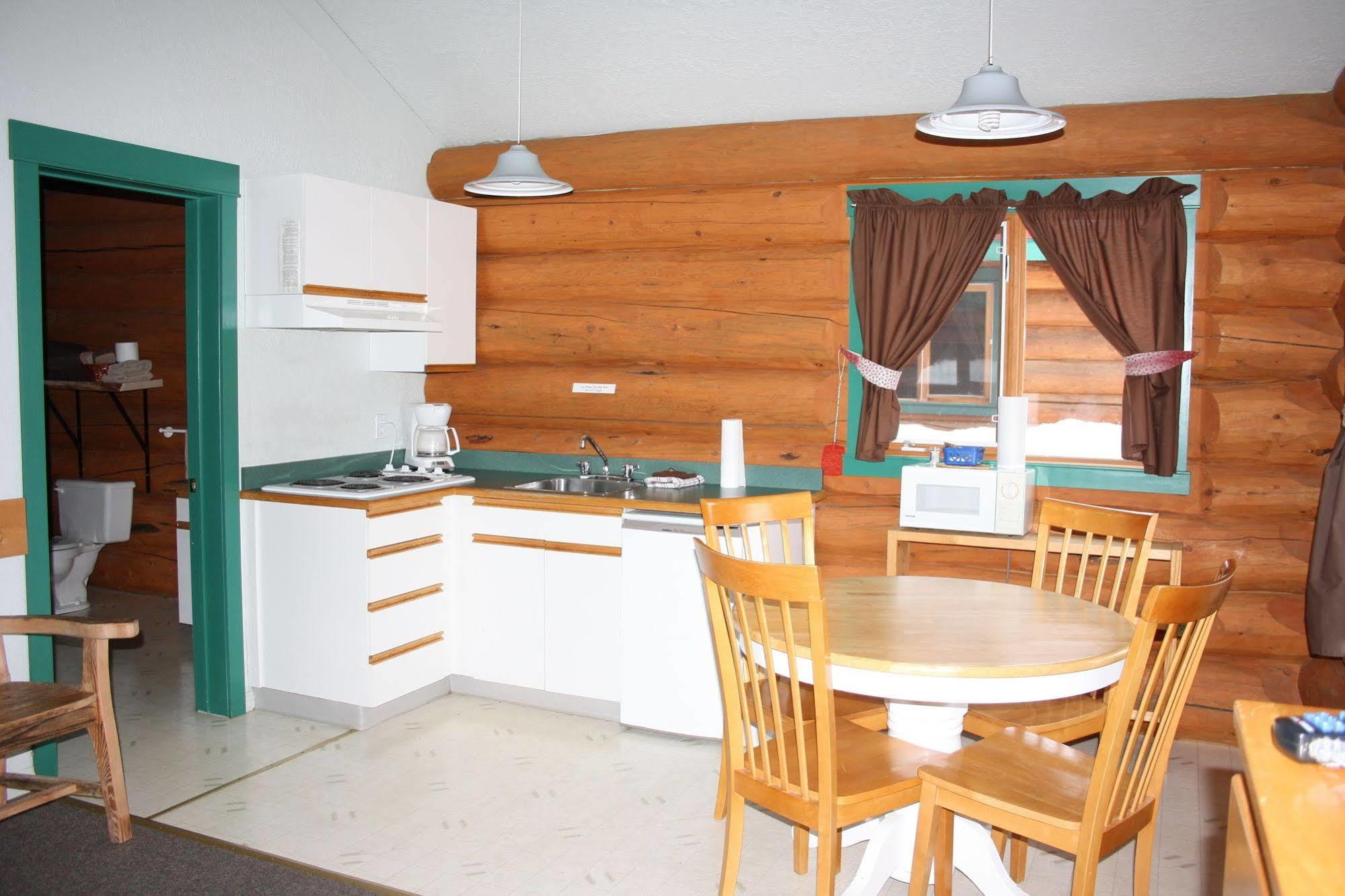 Twin Peaks Motel 3*